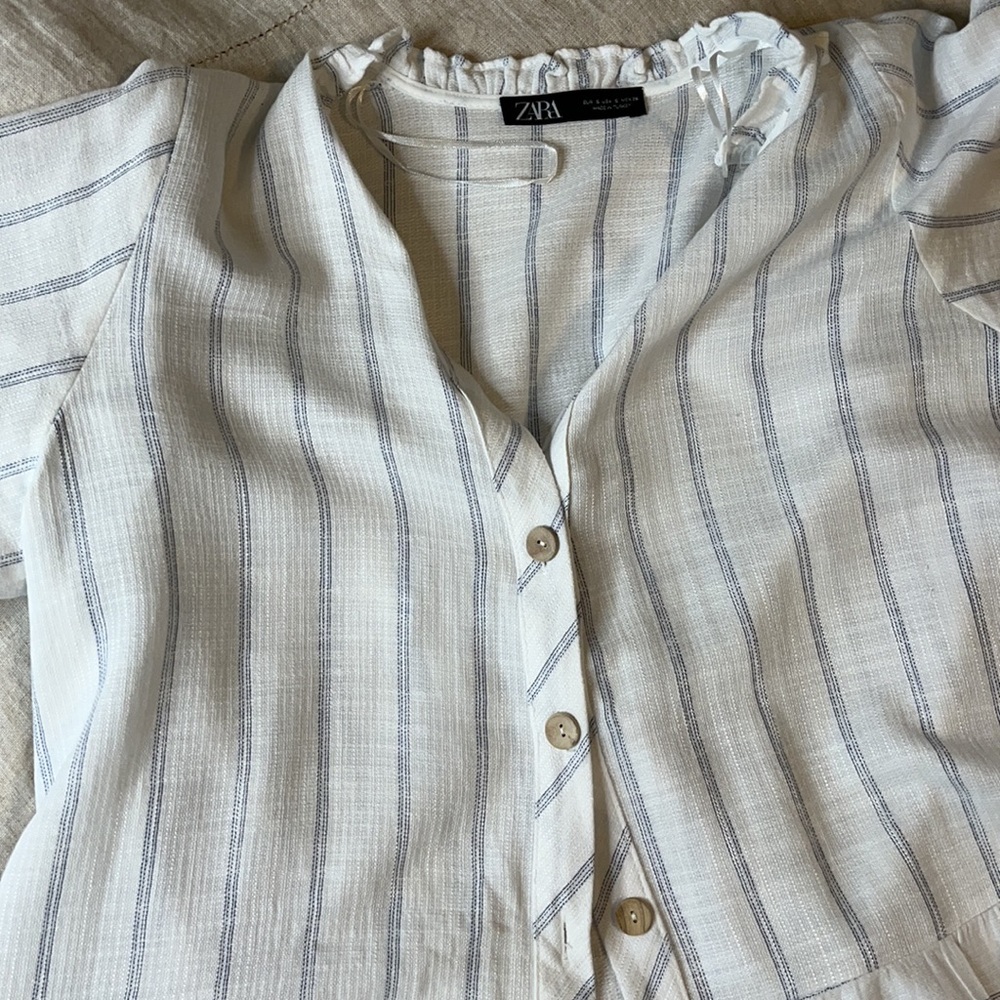 - Zara blue and white button front top/dress. 3/4 sleeves. Tiered loose fi… - Picture 6 of 11